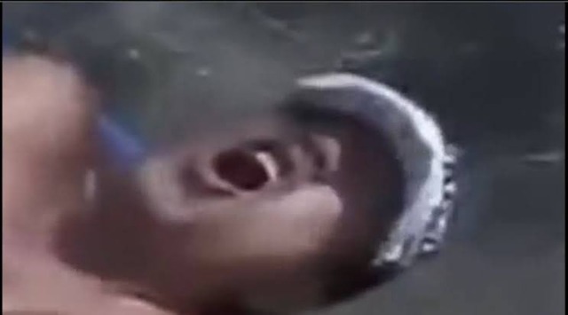 【閲覧注意】エプスタイン島らしき場所で首輪を付けられてる女の子、マジで目が死んでる・・・ | 【閲覧注意】エプスタイン島らしき場所で首輪を付けられてる女の子、マジで目が死んでる・・・ | やっちまった速報(画像10035911188551_2)