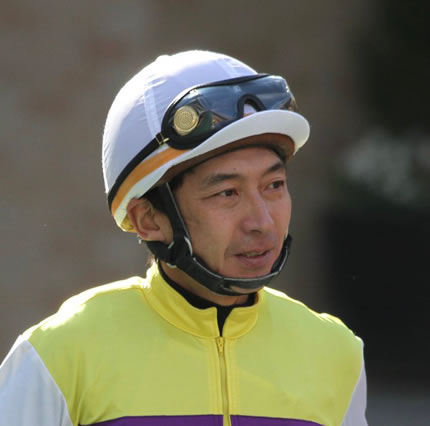 キンコン西野の新刊を200冊買って図書館へ寄贈したおじさん、冷たく対応した司書に「売れてるキャバ嬢を見習え！」
 | やっちまった速報(最新記事2)