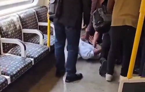 【朗報】岸田総理大臣、ついに爆誕するｗｗｗｗｗｗｗｗｗ
 | やっちまった速報(最新記事1)