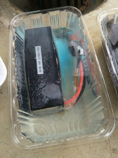 【緊急】膨らんだモバイルバッテリーの捨て方教えてくれ | 【緊急】膨らんだモバイルバッテリーの捨て方教えてくれ | 【緊急】膨らんだモバイルバッテリーの捨て方教えてくれ | 【緊急】膨らんだモバイルバッテリーの捨て方教えてくれ | 【緊急】膨らんだモバイルバッテリーの捨て方教えてくれ | やっちまった速報(画像18152846012516_5)