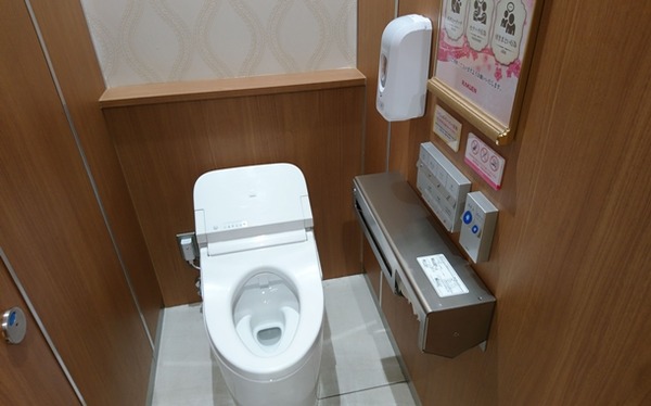 【悲報】男子小学生と放課後にキスや性器を触りあいセ●クスした女性教師、20年越しにバレる
 | やっちまった速報(最新記事1)