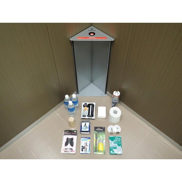 【画像】６時間閉じ込められたエレベーター内部、エグい状態だった・・・・ | 【画像】６時間閉じ込められたエレベーター内部、エグい状態だった・・・・ | 【画像】６時間閉じ込められたエレベーター内部、エグい状態だった・・・・ | やっちまった速報(画像24111521987859_3)