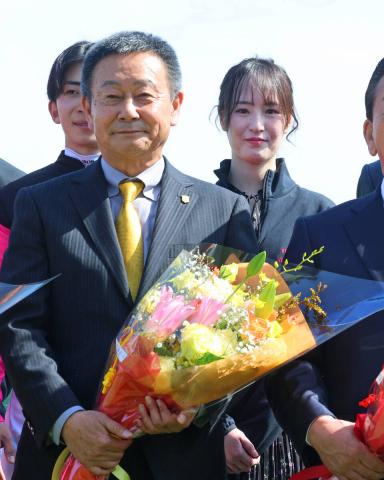 【悲報】高橋留美子、「マンガワン」から撤退したことが海外で一大ニュースになってしまう
 | やっちまった速報(最新記事2)