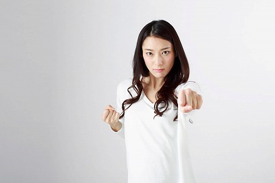 【動画】チビ女さん、暴力でホストを一方的に追い詰めてしまう・・・・・ | やっちまった速報(画像15224846353673_1) 【動画】チビ女さん、暴力でホストを一方的に追い詰めてしまう・・・・・ | やっちまった速報(画像15224846353673_1)