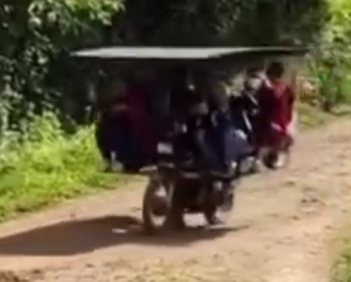 【動画】フィリピン人、「スカイラブ」とかいう10人乗りのとんでもないバイクを開発wwww | やっちまった速報(画像03214450683956_1) 【動画】フィリピン人、「スカイラブ」とかいう10人乗りのとんでもないバイクを開発wwww | やっちまった速報(画像03214450683956_1)