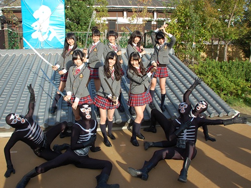 女「女にだけ日本刀の