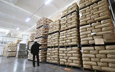 【悲報】米問屋「過去10年で一番在庫余ってるのは一般人が米を買わないからだぞ！！」 | やっちまった速報(画像03021739907805_1)