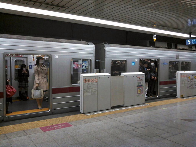 【悲報】JR西日本の特急列車の女性専用席を男が集団で利用して車掌と大揉めしてしまうｗｗｗｗｗｗ | 【悲報】JR西日本の特急列車の女性専用席を男が集団で利用して車掌と大揉めしてしまうｗｗｗｗｗｗ | 【悲報】JR西日本の特急列車の女性専用席を男が集団で利用して車掌と大揉めしてしまうｗｗｗｗｗｗ | やっちまった速報(画像04201702629877_3)