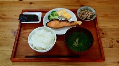 【悲報】外国人さん、ディズニーシーにカップ麺を持ち込み炎上wwwwwwwwwwwwwwwwwwwwwwwwwww | やっちまった速報(最新記事1)